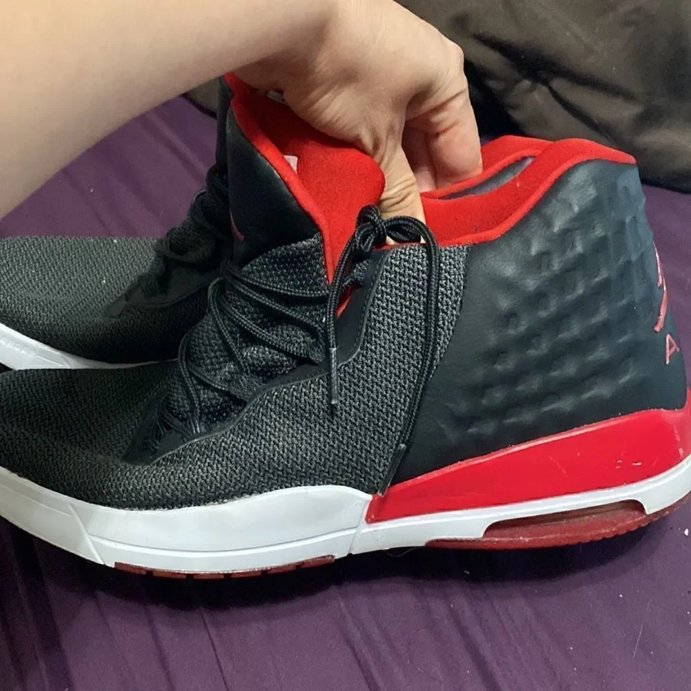 EUC 2016 Mens Nike Air Jordan Academy Bred Sneakers Black/White/Gym Red Shoes 13